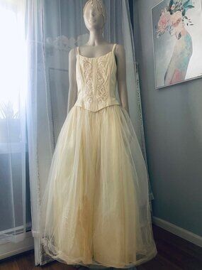 Gunne Sax vintage Embroidered Renaissance Wedding Gown Buttermilk